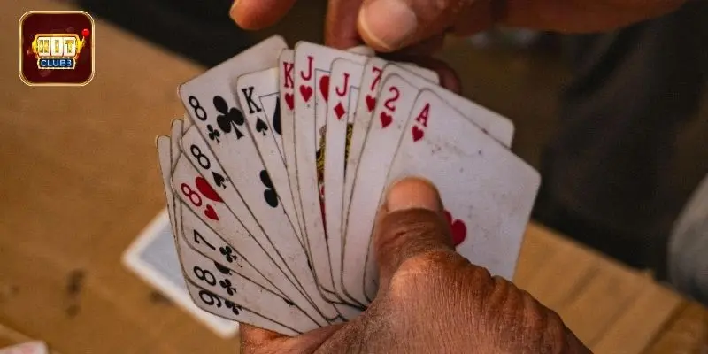 kham pha bai phom chinh phuc thuong khung Khám phá game bài online thú vị tại HITCLUB